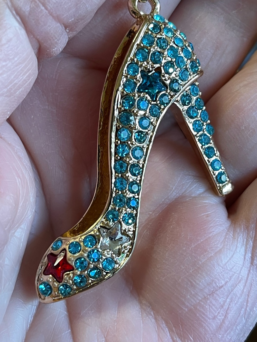 High Heel with Teal Rhinestones. 17”gold tone chain with 3” extender.NWOT